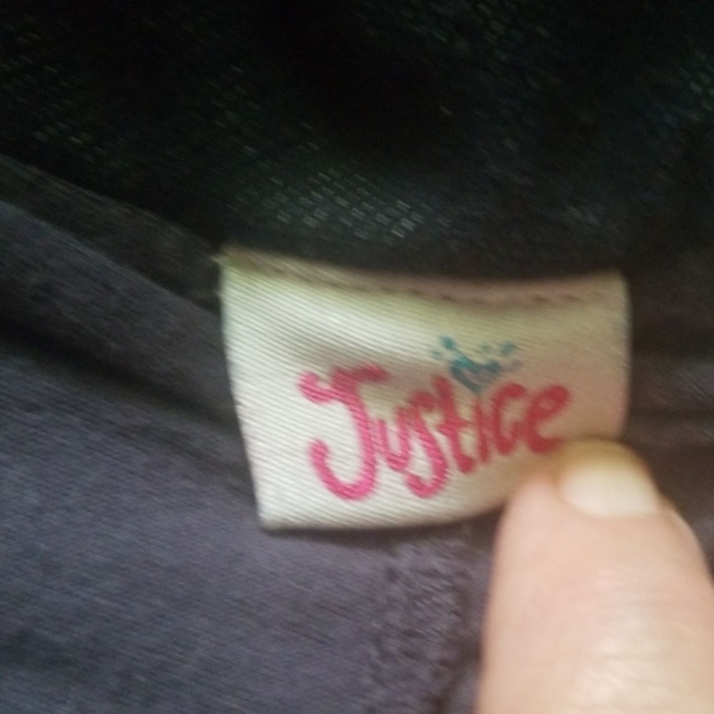 A teanager justice  skirt